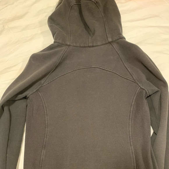 Lululemon Scuba Size 6 - Picture 2 of 3